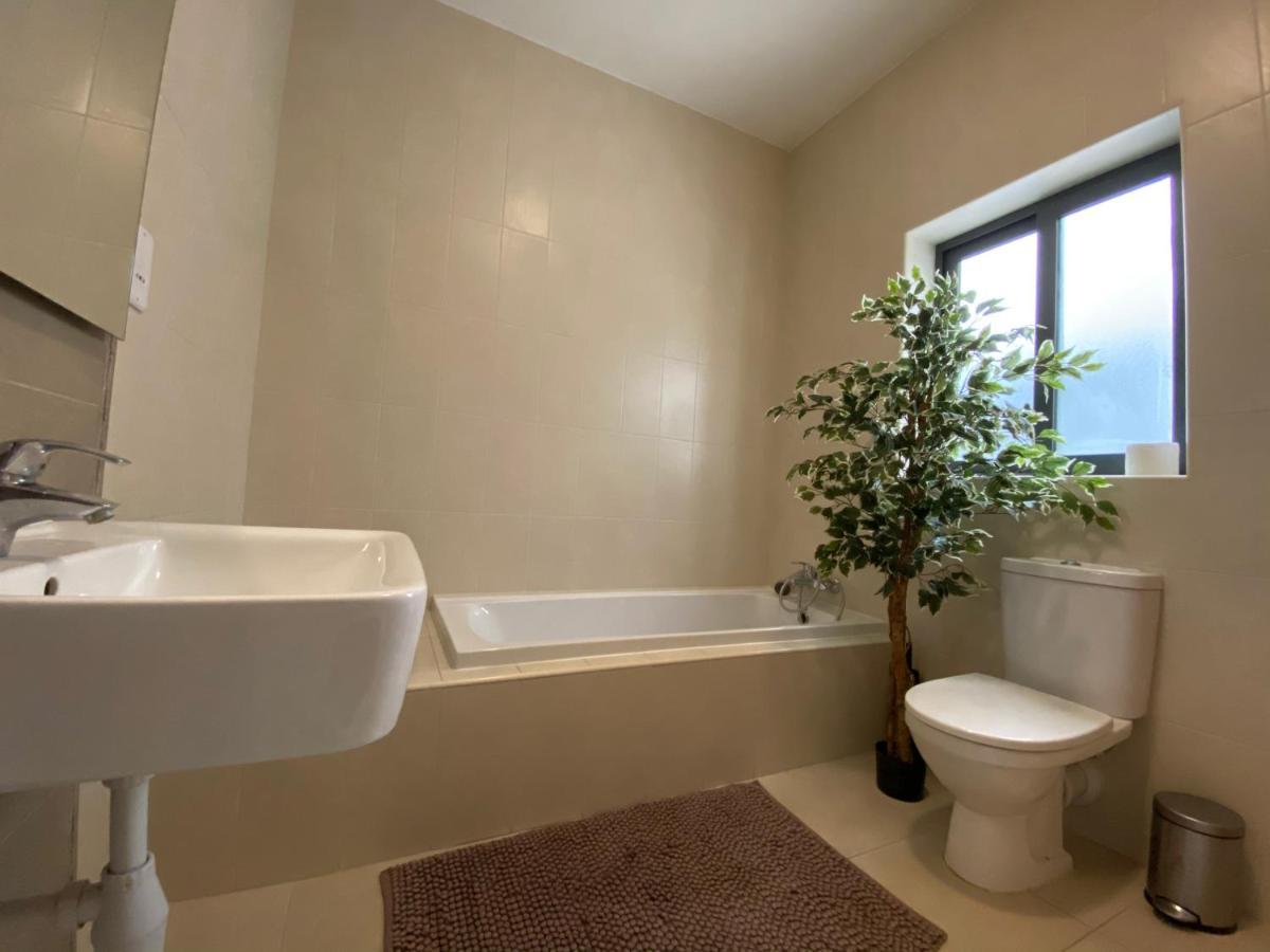 Rock Bay Apartment บีร์เซบบูจา ภายนอก รูปภาพ